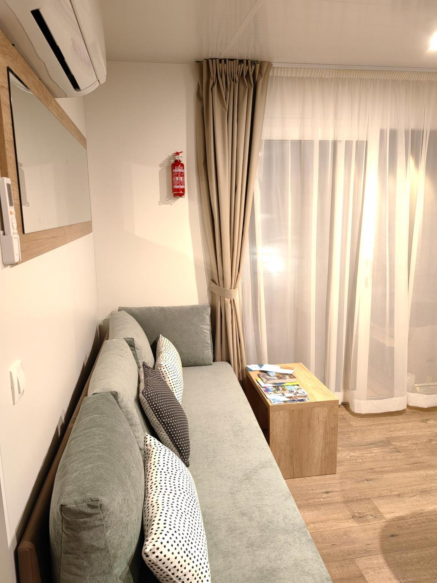 Mobile Home Tonka Biograd Na Moru Exterior foto